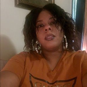 Meet your Posher, Lattisha